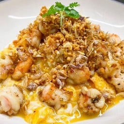 เนื้อกุ้งผัดกระเทียมพริกไทย