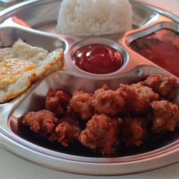 ข้าวหมูทอดผู้กินกับ