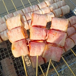 ไส้กรอกพันเบคอน