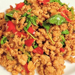 กะเพราราดข้าว