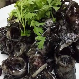 หมึกผัดน้ำดำ