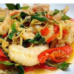 เนื้อปลากระพงผัดฉ่า