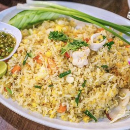 ข้าวผัดทะเลใหญ่
