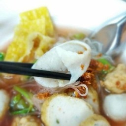 ก๋วยเตี๋ยวต้มยำ จู ก๋วยเตี๋ยวลูกชิ้นน้ำใส