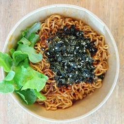 มาม๊าจัง มาม่าผัดซอส Lake’go park phayao