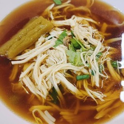 เมืองกรุง ก๋วยเตี๋ยวไก่มะระ วังหิน