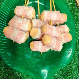 เบคอนพันไส้กรอกย่าง