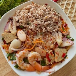 ข้าวเหนียวหมูห่อ หน้ามอราชภัฏ