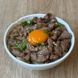 ข้าวหน้ากิวด้งเนื้อ : Gyudon