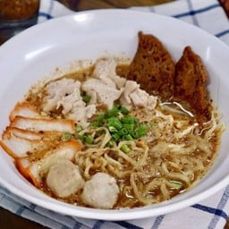 กก ก๋วยเตี๋ยวลูกชิ้นหมู รังสิตคลองสาม