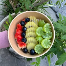 สตอเบอรี่+ บลูเบอร์รี่ + กีวี่ + องุ่นไซมัสคัส