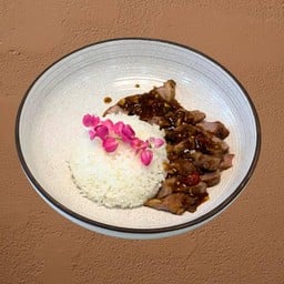 ข้าวหน้าหมูคุโรบุตะจิ้มแจ่ว