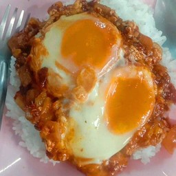 ไข่ดาวผัดพริกเผาราดข้าว
