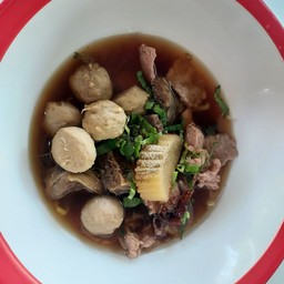 ก๋วยเตี๋ยวเนื้อตุ๋น