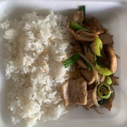 ผัดพริกอ่อนหมู