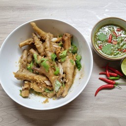 ขาไก่กระเทียมพริกไทย