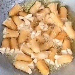 ไส้กรอกหนังกรอบ