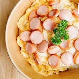 ข้าวไข่ข้นไส้กรอก