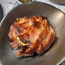 คอหมูย่างน้ำจิ้มพริกลาบ