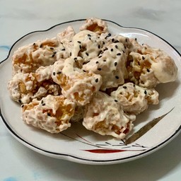 ไก่ทอดคลุกซอสซาวครีมชีสมาโย