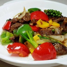 ข้าวเนื้อผัดพริกไทยดํา