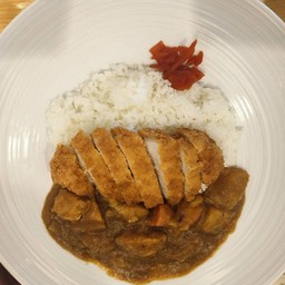 ข้าวหน้าแกงกระหรี่หมูทอด
