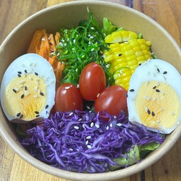 สลัดผัก+สาหร่าย+ไข่ต้ม