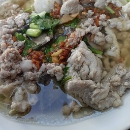 ก๋ยวเตี๋ยวหมูน้ำ เส้นมาม่า
