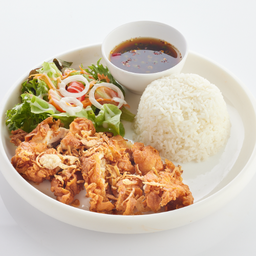 L ข้าวราด ไก่ทอดซอสมะขาม