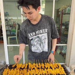 หมูสะเต๊ะโรงแรม