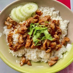 ข้าวหมูกระเทียม