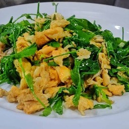 คั่วไข่ใส่ผักหวาน