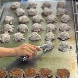 บ้าเกินร้อย บ้าบิ่นมะพร้าวน้ำหอม ร้านออกบูธ