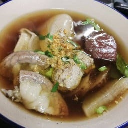 ครัวของแม่จันทร์เพ็ญ (จิ้มจุ่ม ผัดไทย ข้าวต้ม ต้มเลือดหมู) รังสิตคลองห้า