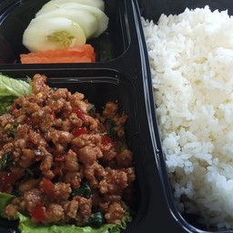 ข้าวกระเพราอกไก่