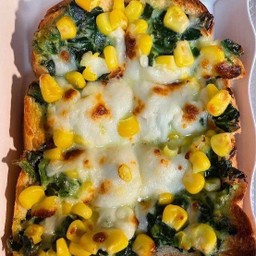 ขนมปังหน้า ผักโขมข้าวโพดอบชีส