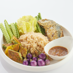L ข้าวผัดน้ำพริกกะปิ ปลาทูทอด