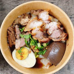 ก๋วยจั๊บหมูน้ำข้นพิเศษ