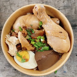 ก๋วยจั๊บน่องไก่พิเศษ
