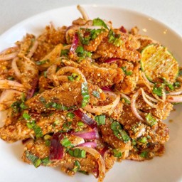 ยำไก่แซ่บซี๊ด