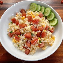 ข้าวผัดกุนเชียง