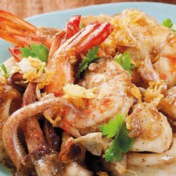 ข้าวทะเลทอดกระเทียม