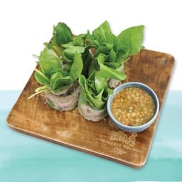 โรลหมูย่างหมี่สวนผักร็อคเก็ตผักโขม