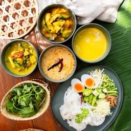 ขนมจีนชุดใหญ่