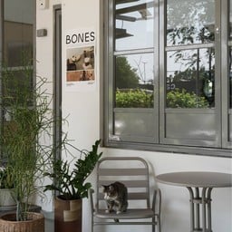 BONES CAFE