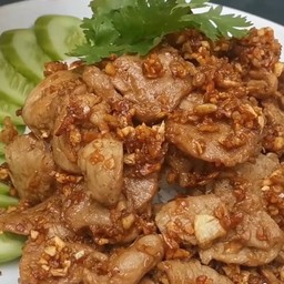 หมูกระเทียม