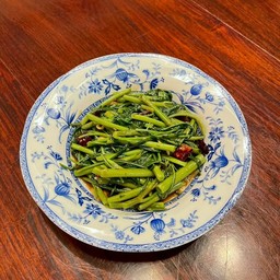 ผัดผักบุ้ง (กับข้าว)