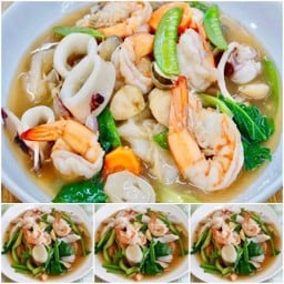 ครัวบ้านชญาภา ใครกิ๋นก่ะรวยเมิด สาขาบ้านสวนทุ่งสว่าง