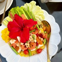 ตำข้าวโพดไข่เค็ม