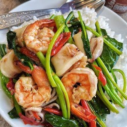 ข้าวผัดคะน้าทะเล